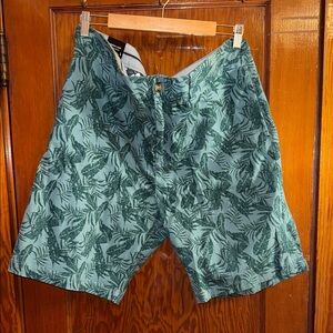 Men's Green Patterned‎ Flat Front Shorts - 42 - NWT